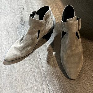 Sol Sana booties
